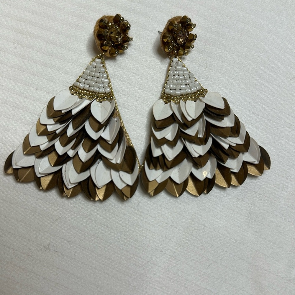 Gold/White Earrings